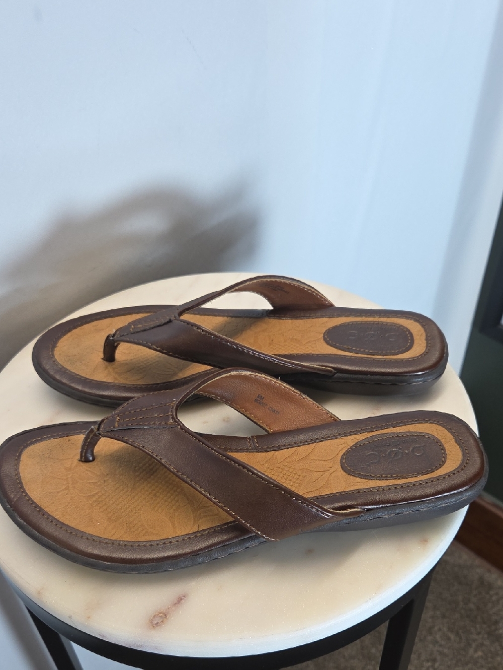 b.o.c. Brown Women's Flip Flop Sandals Size 8